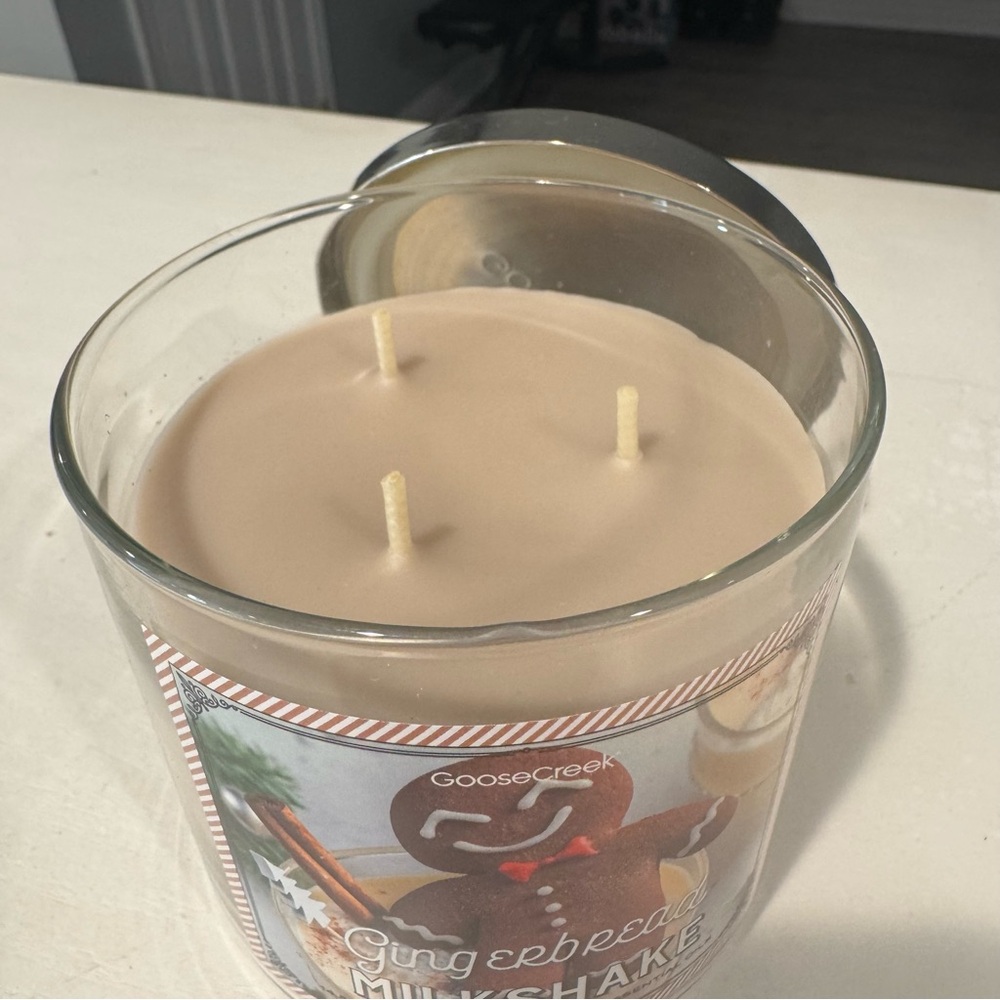 Goose Creek Gingerbread Milkshake Candle - Brown and Silver - Picture 2 of 3